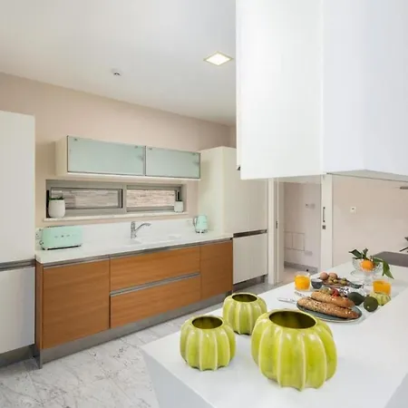 Akrotiriou Deluxe Villa