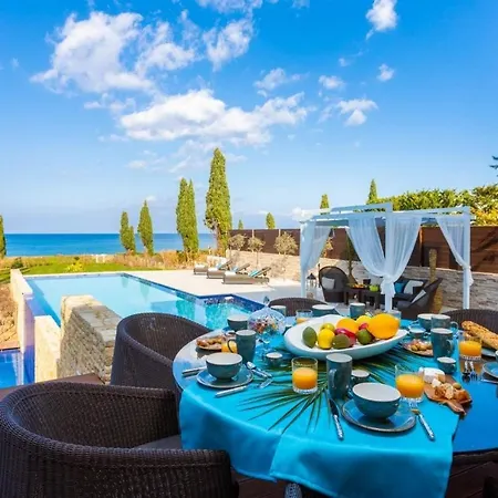 Akrotiriou Deluxe Villa Akrotírion